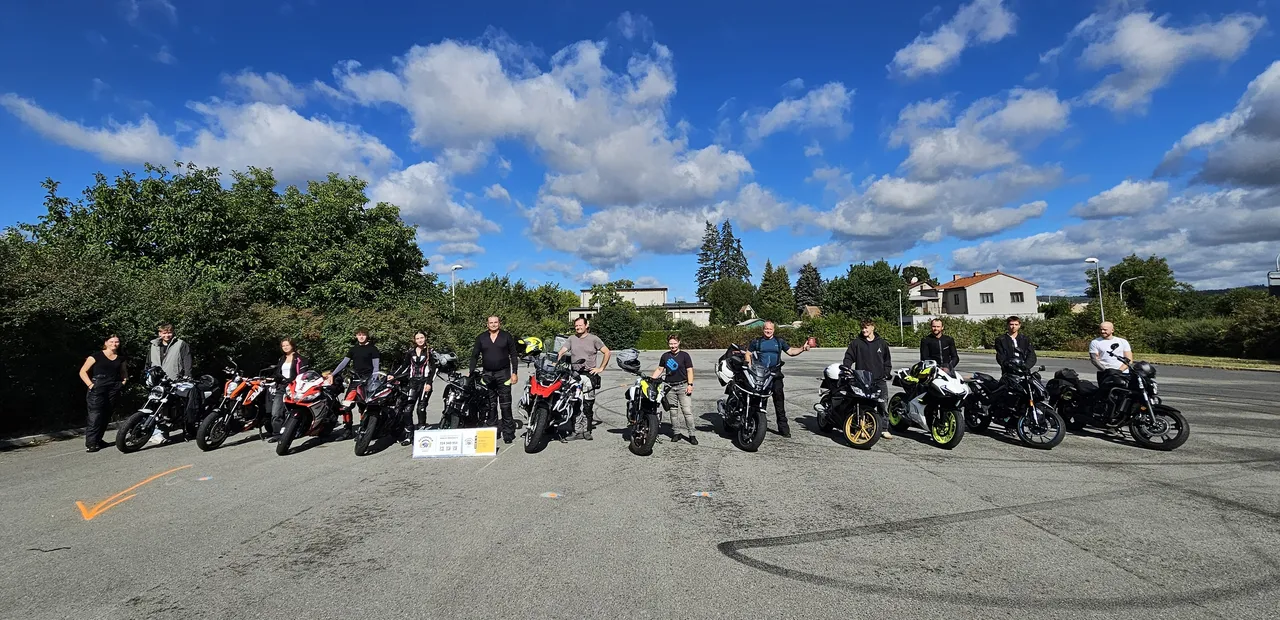 Účastníci společné vyjížďky Moto gang v srpnu 2026